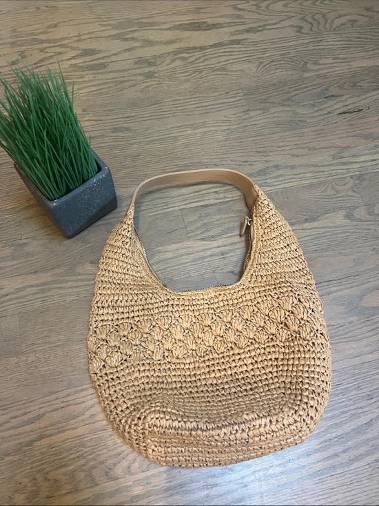 LC Lauren Conrad Handbags - LC Lauren Conrad Natural Straw Hobo Bag